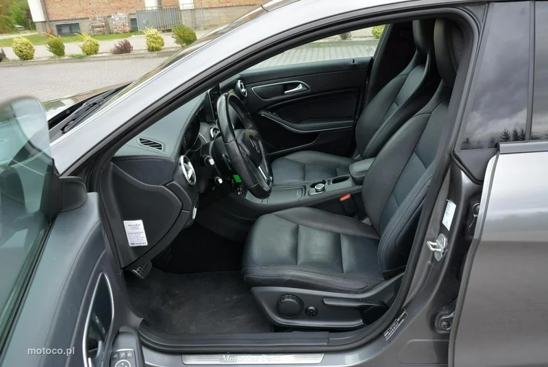 Mercedes-Benz CLA C117 CLA 200 16