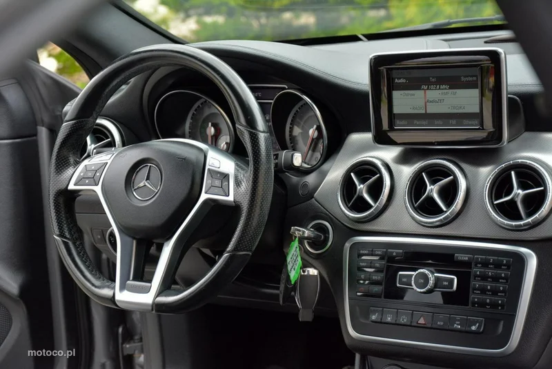 Mercedes-Benz CLA C117 CLA 200 23