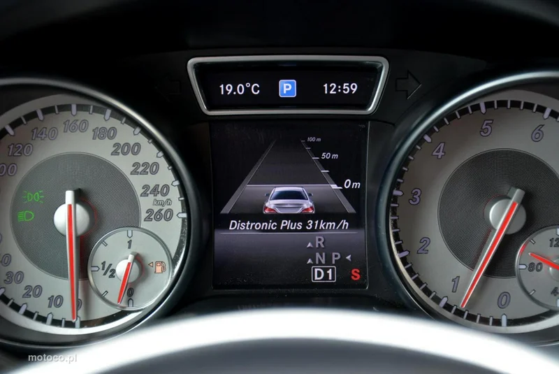 Mercedes-Benz CLA C117 CLA 200 29