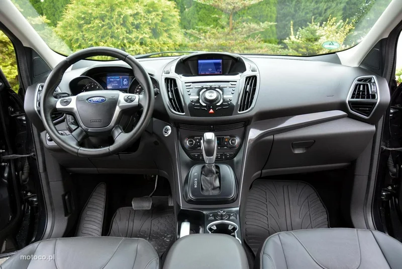 Ford Kuga II 24