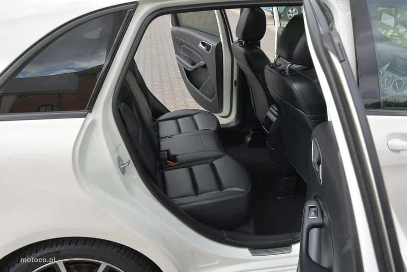 Mercedes-Benz Klasa B W246 B 180 18