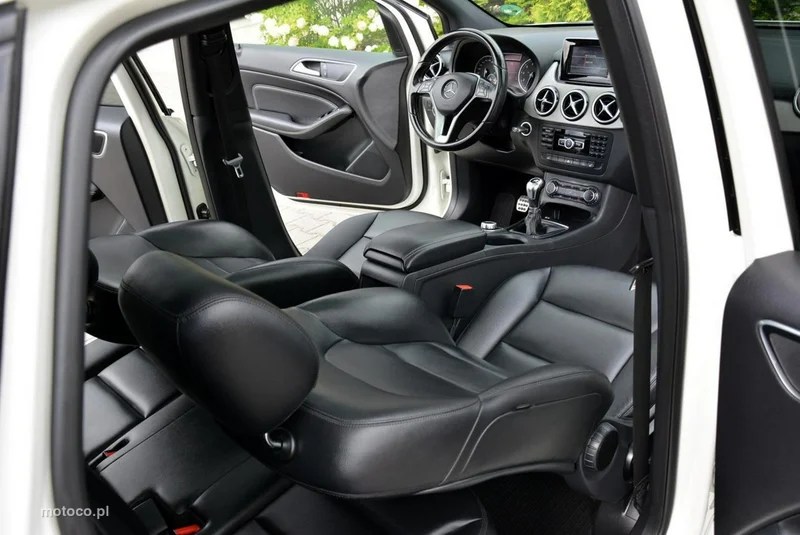 Mercedes-Benz Klasa B W246 B 180 22