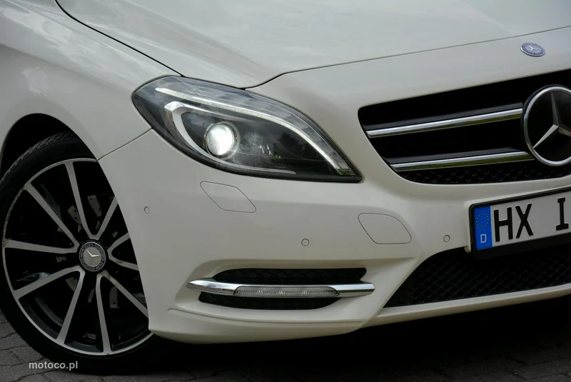Mercedes-Benz Klasa B W246 B 180 8