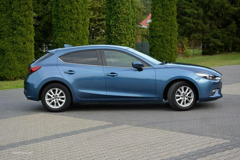 Mazda 3 4