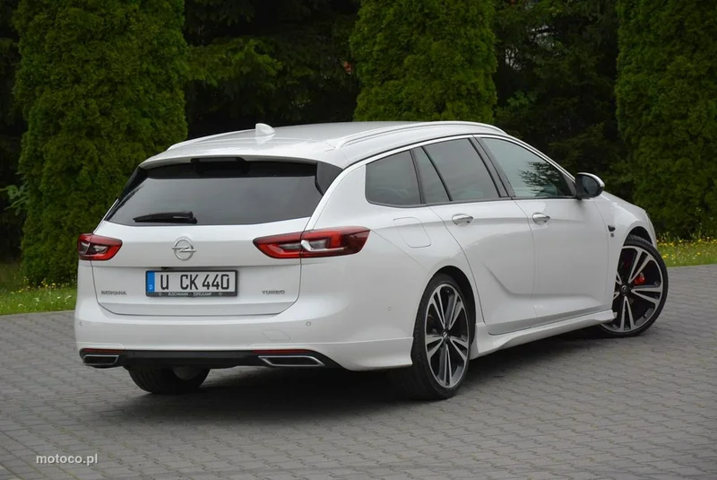 Opel Insignia Sports Tourer 12