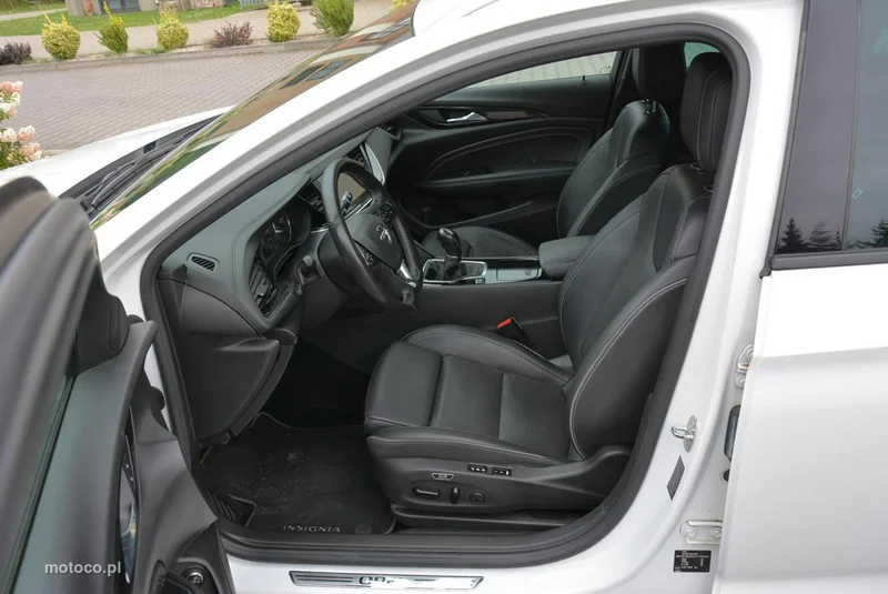 Opel Insignia Sports Tourer 19