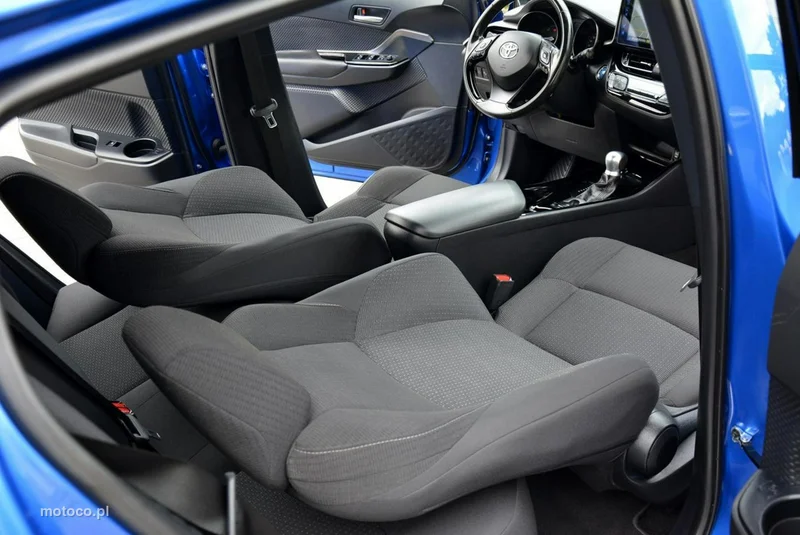Toyota C-HR AX10 14