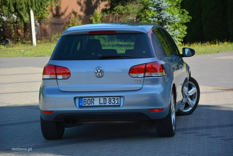 Volkswagen Golf VI 12