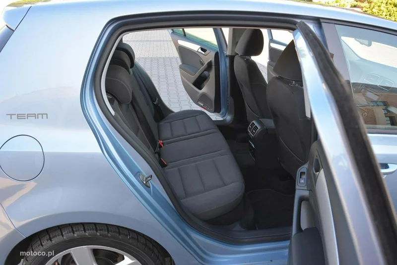 Volkswagen Golf VI 14