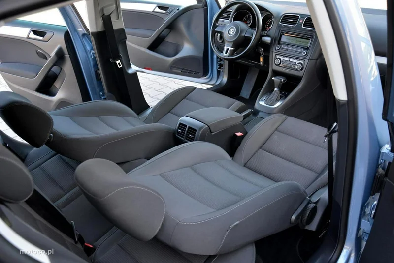Volkswagen Golf VI 17