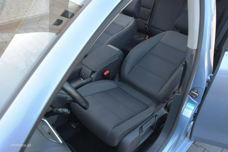 Volkswagen Golf VI 21