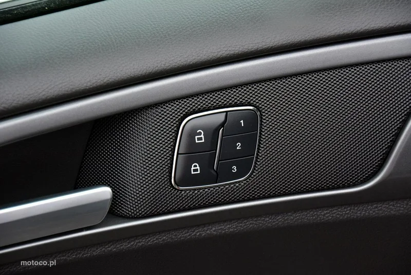 Ford Mondeo V 33