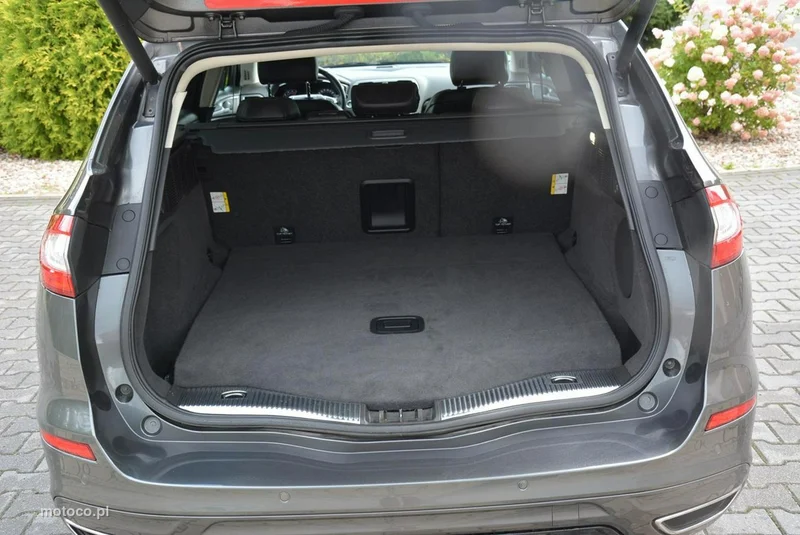 Ford Mondeo V 38