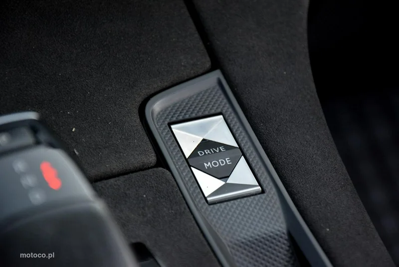 DS Automobiles DS 7 Crossback 30