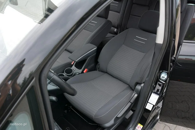 Toyota Verso 18