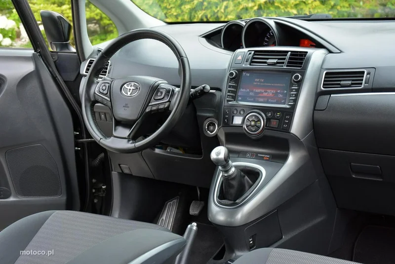 Toyota Verso 21