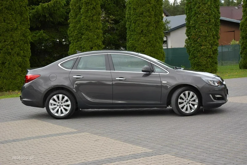 Opel Astra J 12
