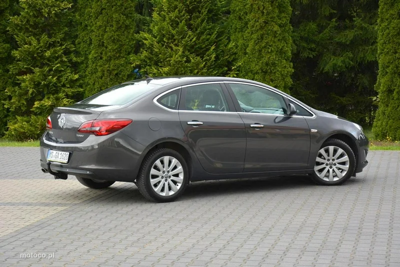 Opel Astra J 13