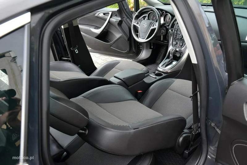 Opel Astra J 19