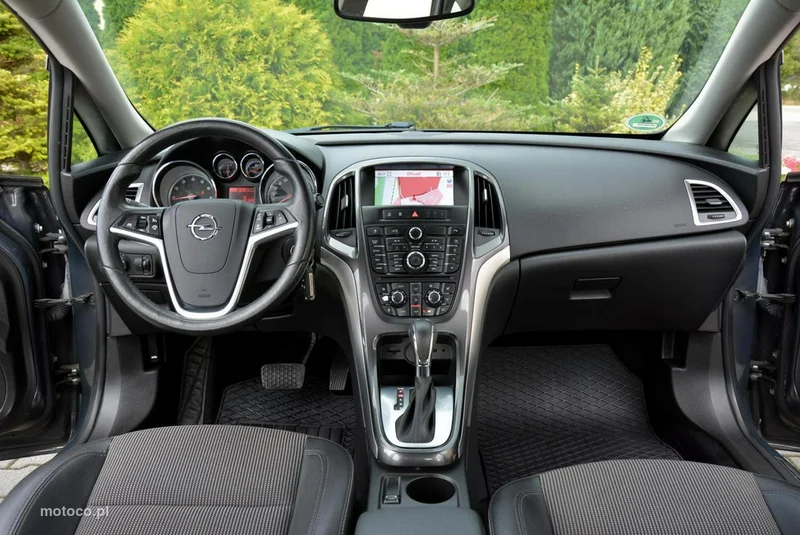 Opel Astra J 23
