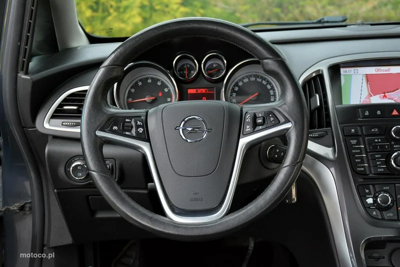 Opel Astra J 24