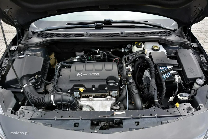 Opel Astra J 36