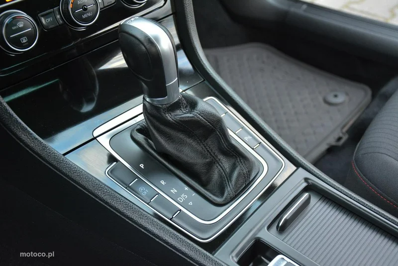 Volkswagen Golf VII 32