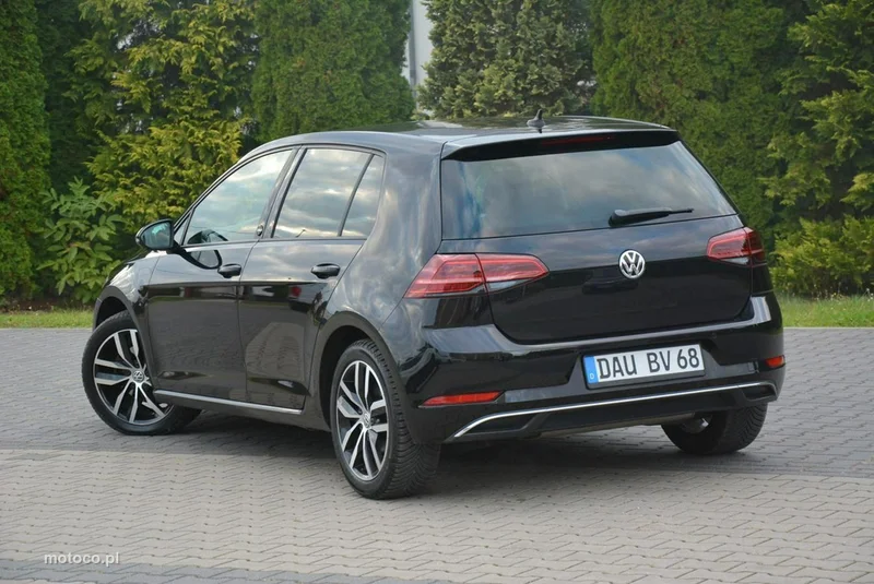 Volkswagen Golf VII 6