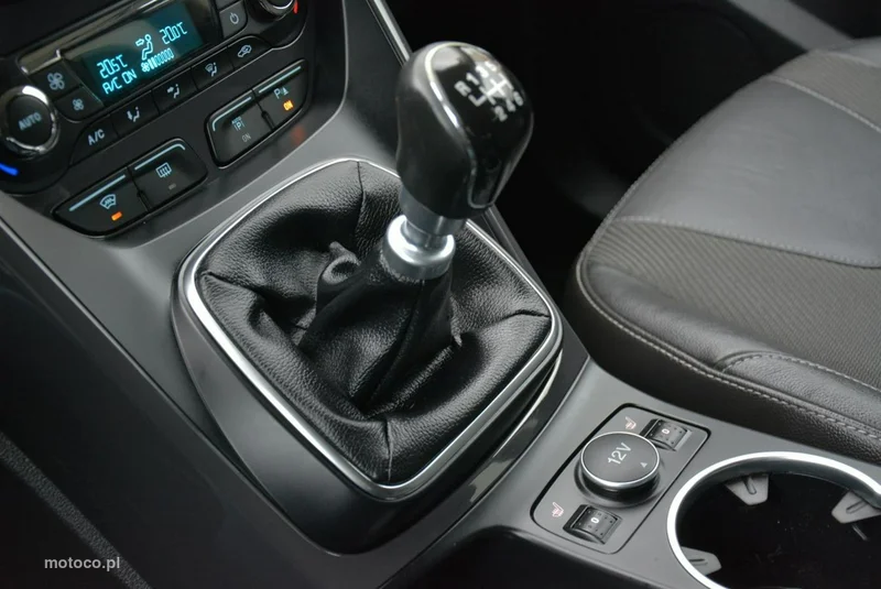 Ford Kuga II 22