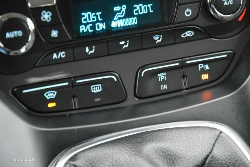 Ford Kuga II 26