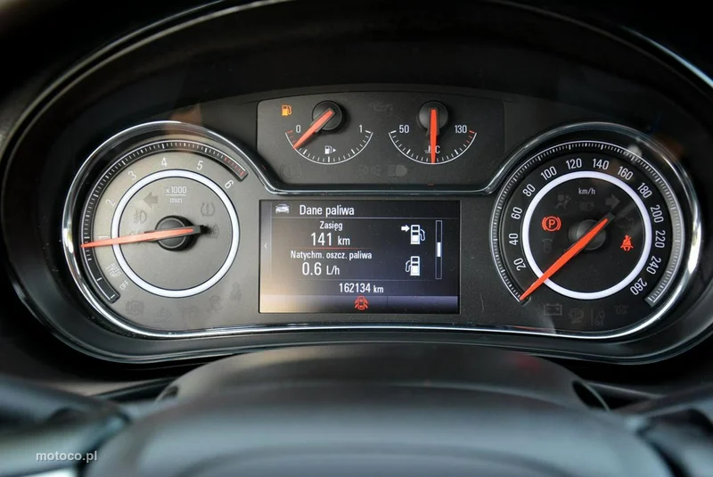 Opel Insignia A 23