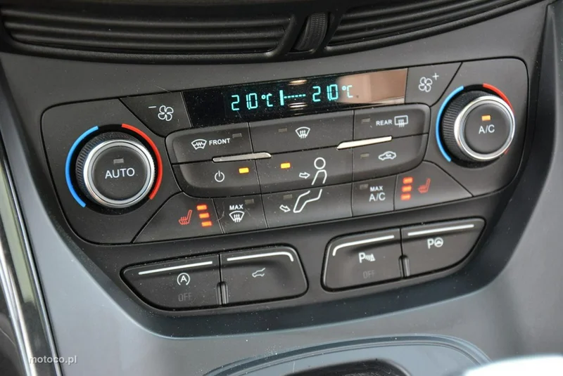 Ford Kuga II 34