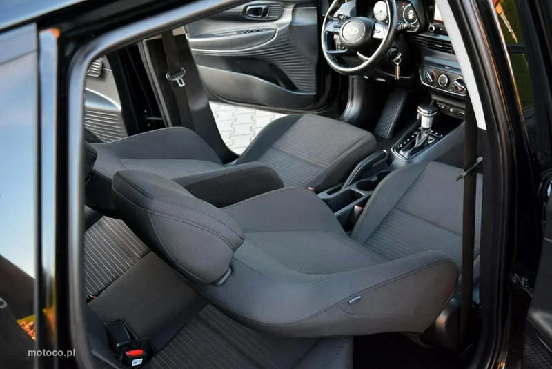 Hyundai i20 16