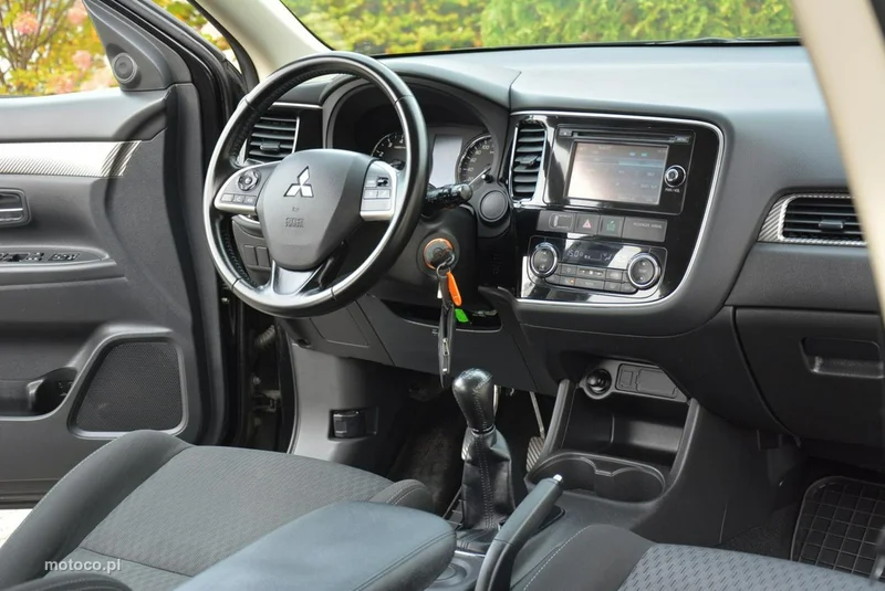 Mitsubishi Outlander 16