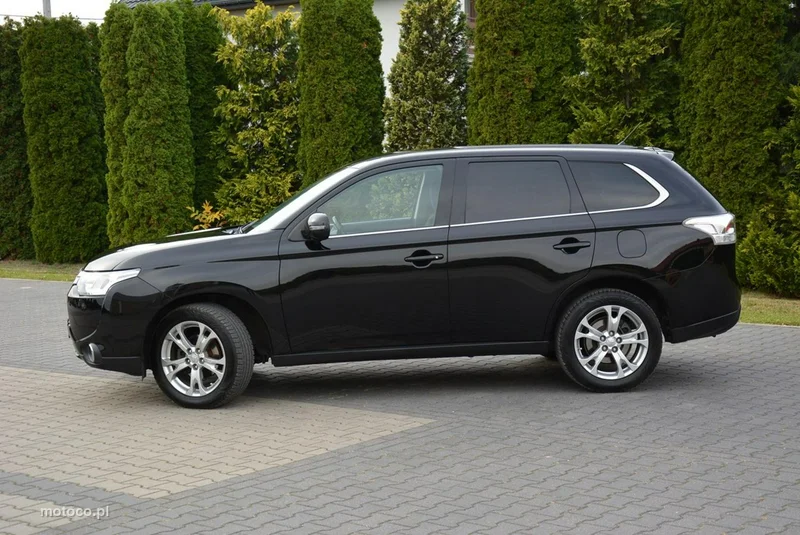Mitsubishi Outlander 4