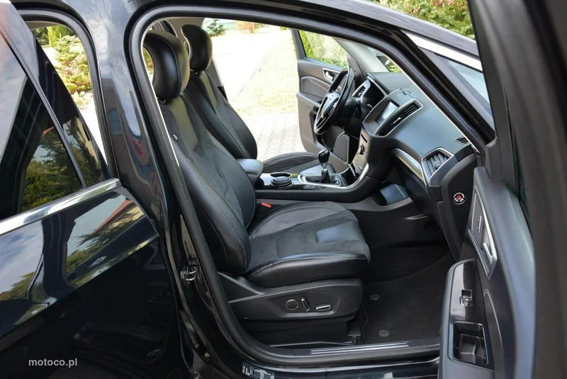 Ford S-Max II 15