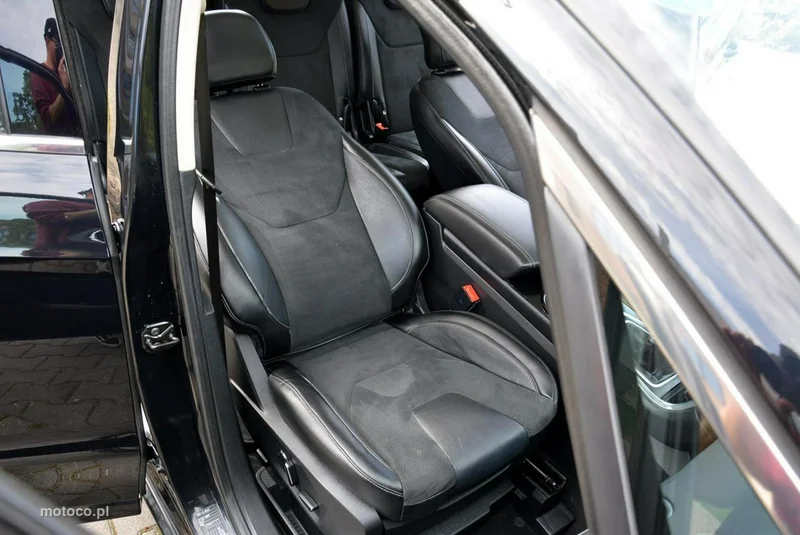 Ford S-Max II 16