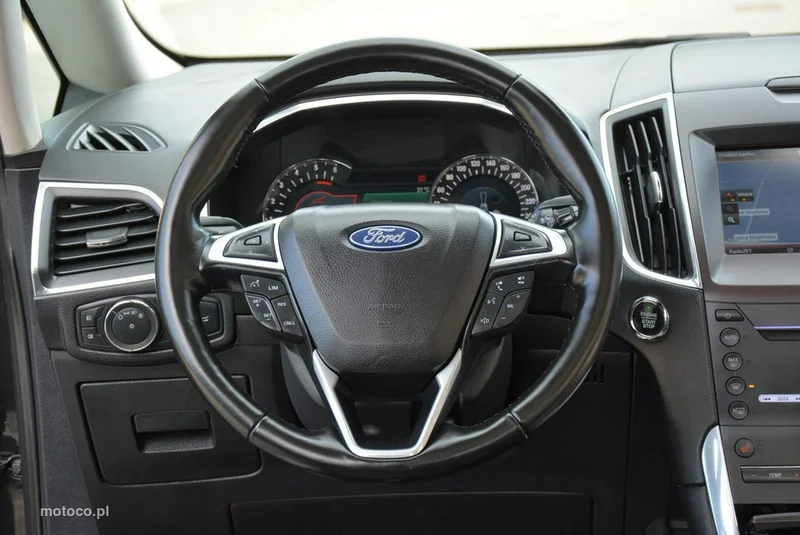 Ford S-Max II 25