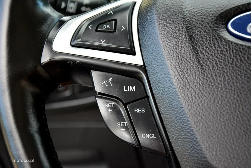Ford S-Max II 26