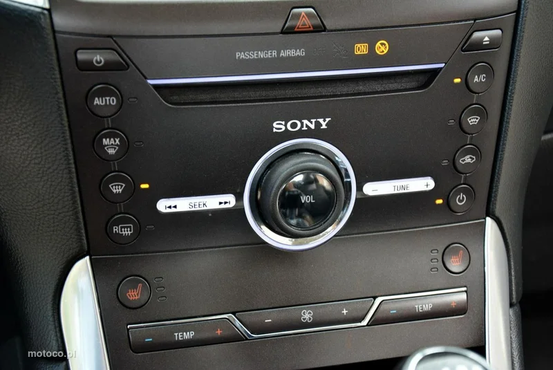 Ford S-Max II 30