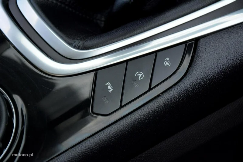 Ford S-Max II 32