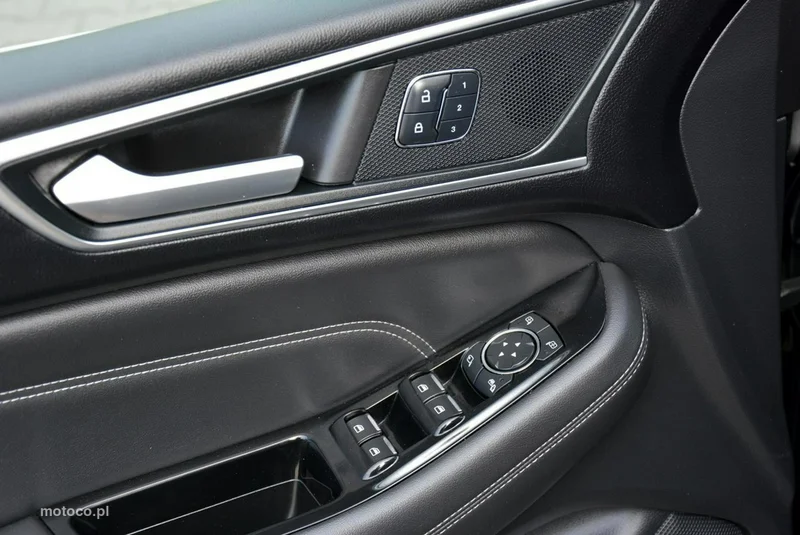 Ford S-Max II 33