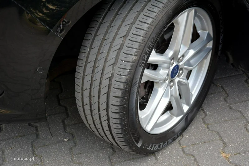Ford S-Max II 37