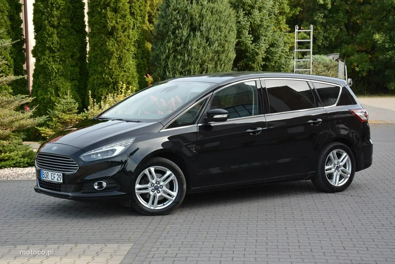 Ford S-Max II 10