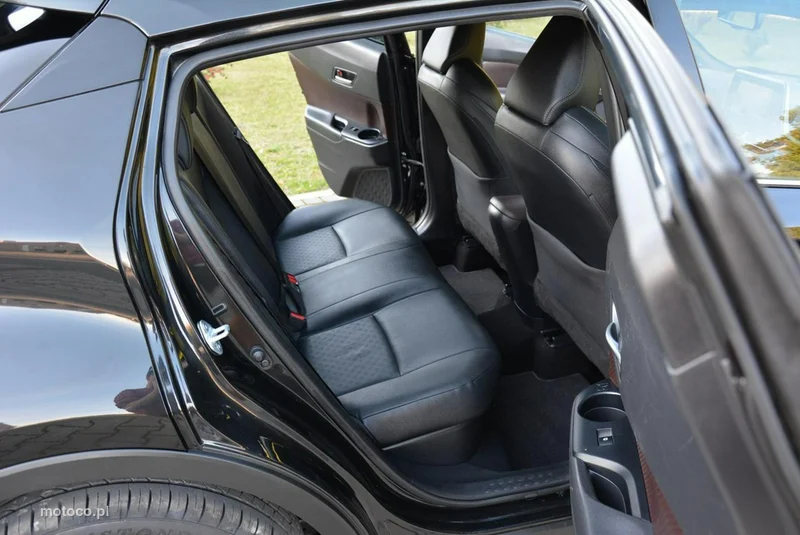 Toyota C-HR AX10 14