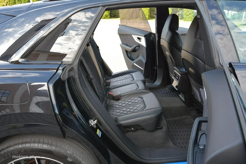 Audi SQ8 12