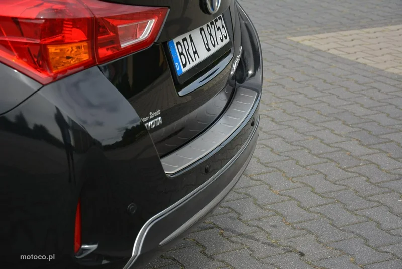 Toyota Auris E180 14