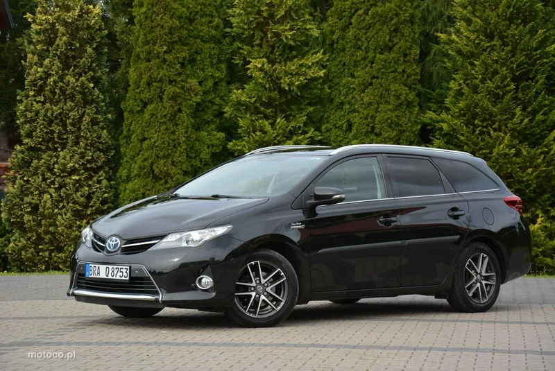Toyota Auris E180 3