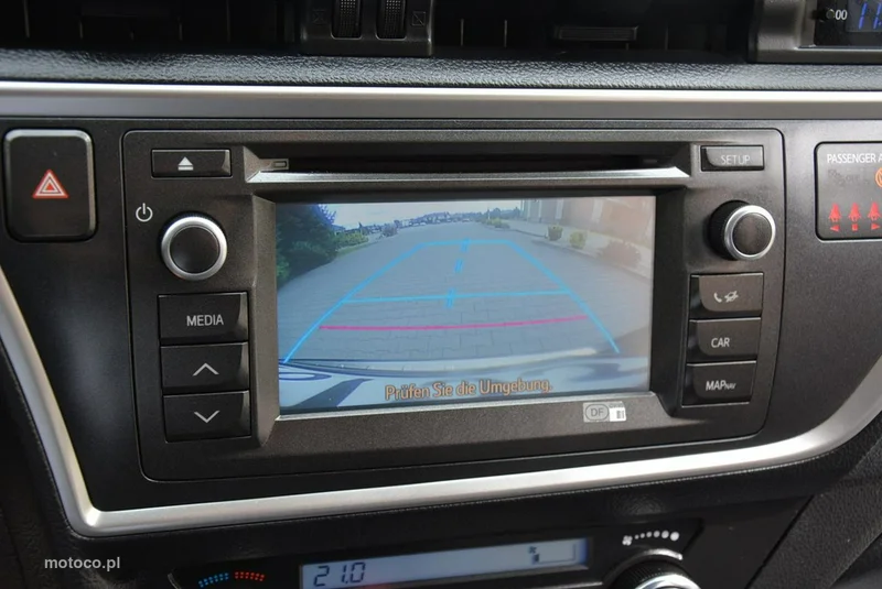 Toyota Auris E180 24