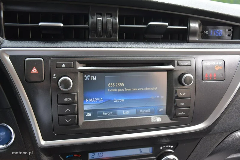 Toyota Auris E180 28